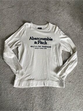 Abercrombie & Fitch White Knit Tee with Navy Embroidered Logo